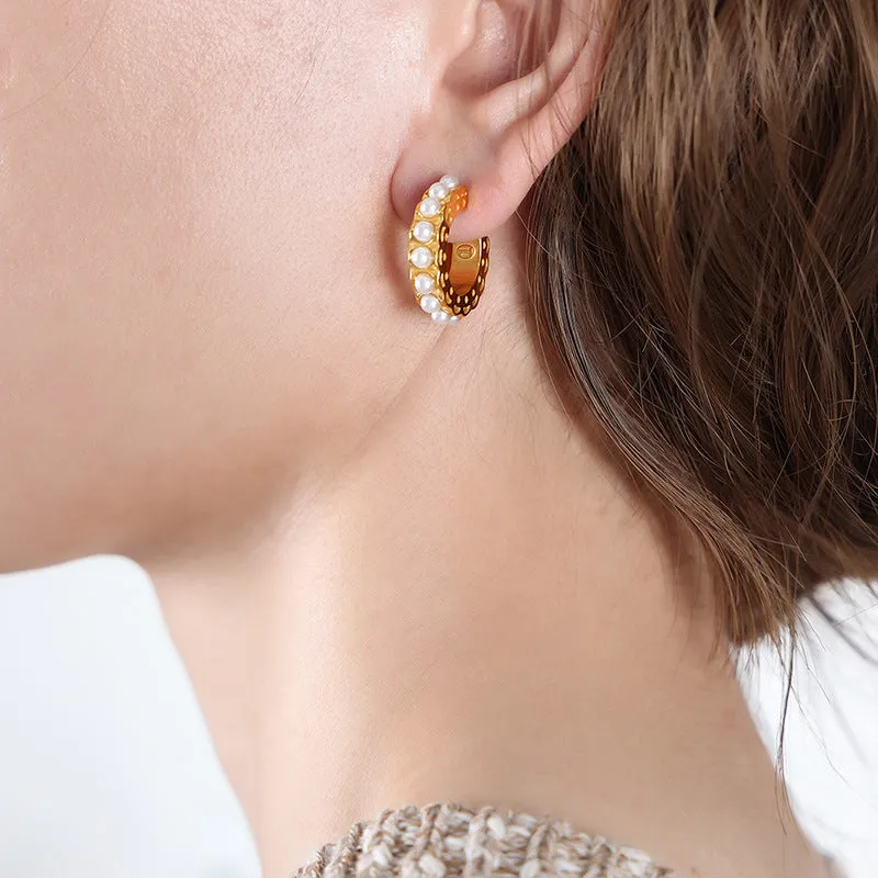 Exquisite C Shape Pearl Earring