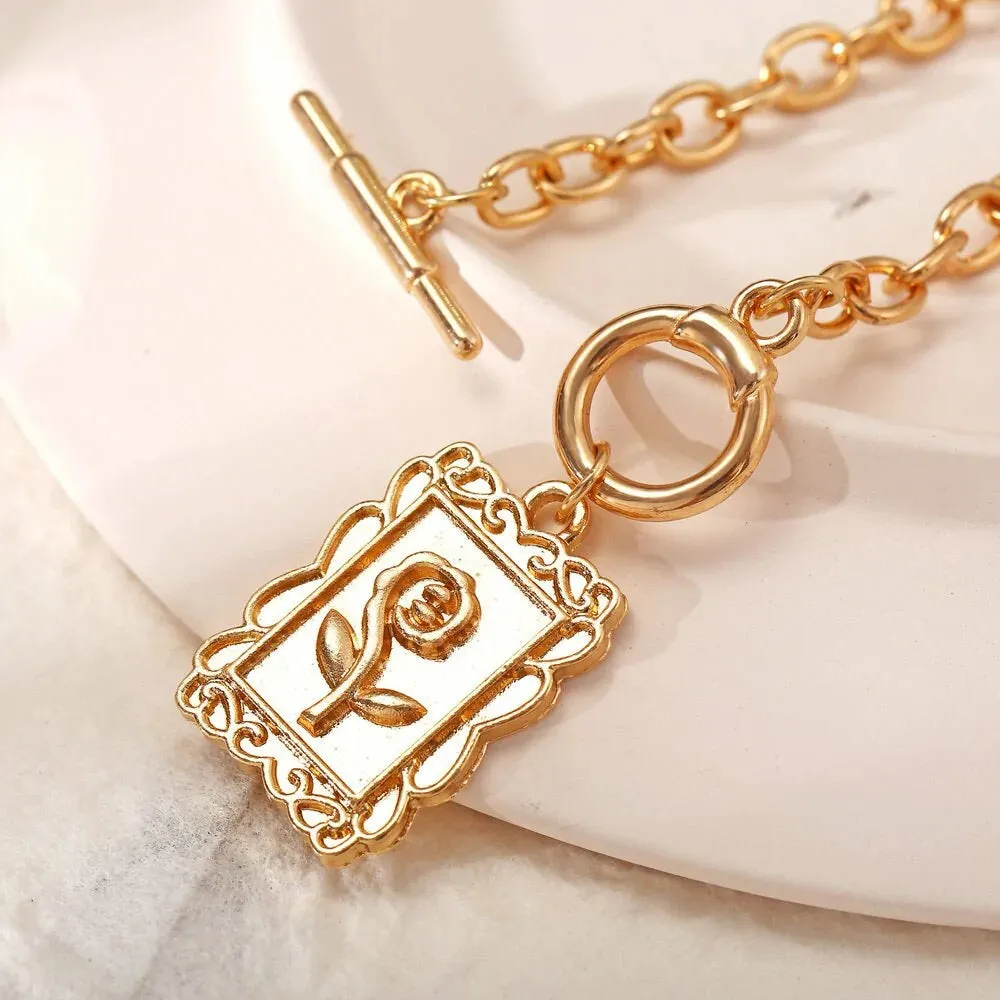 Exquisite Gold Pendant Necklaces for Women