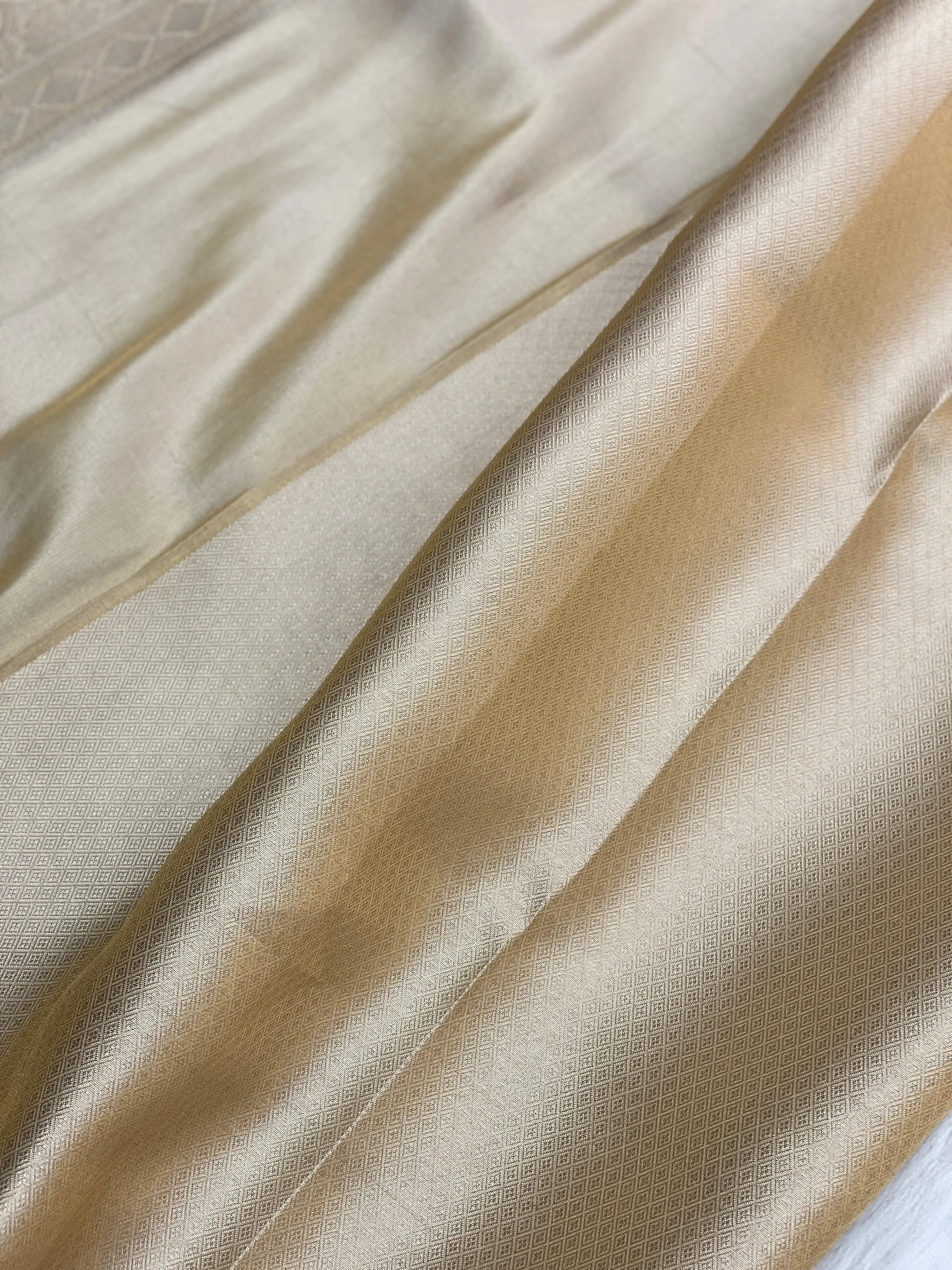 Exquisite Golden Banarasi Tissue Handwoven Saree