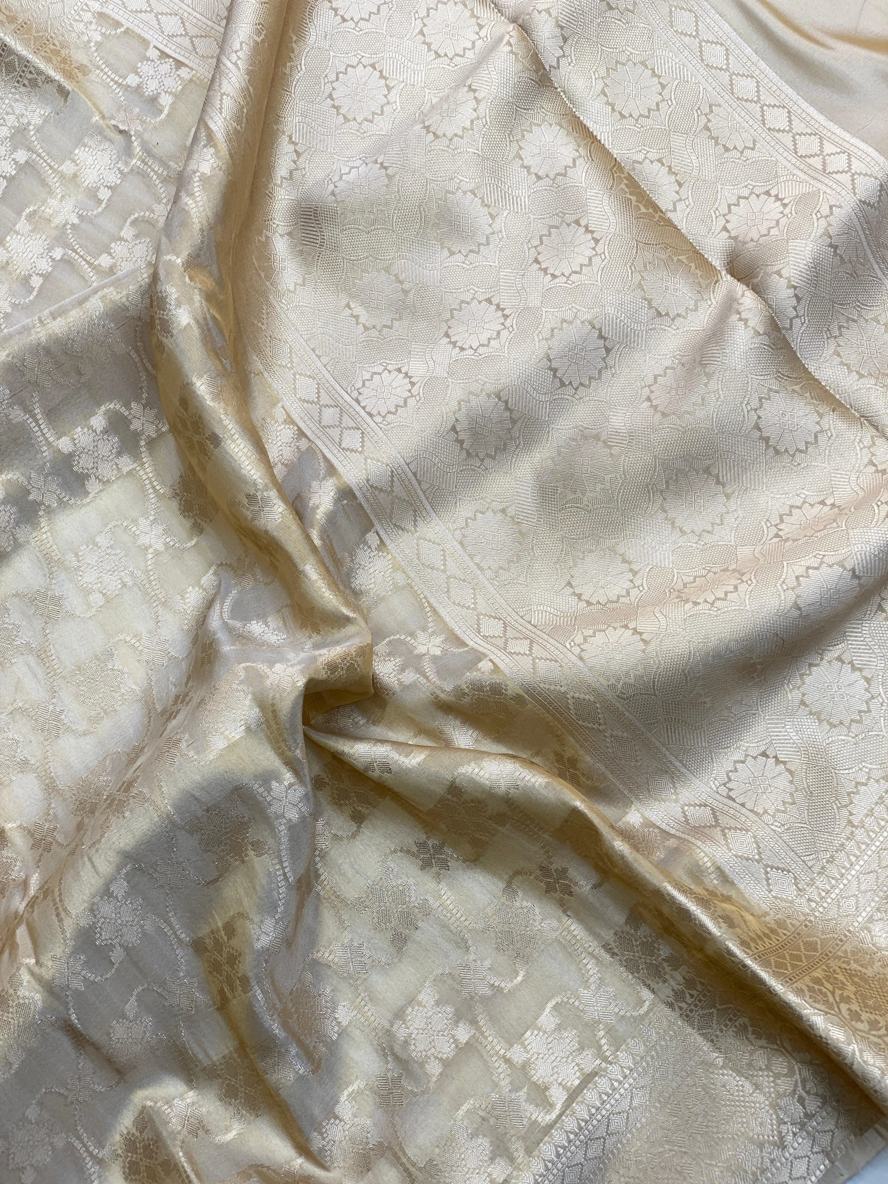 Exquisite Golden Banarasi Tissue Handwoven Saree