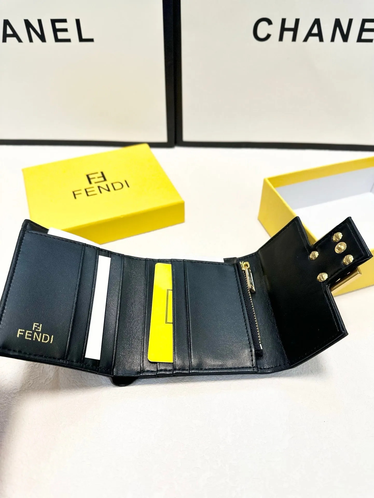 FF270 FF Diamonds Wallet / 4.3x3.9x1.5inch