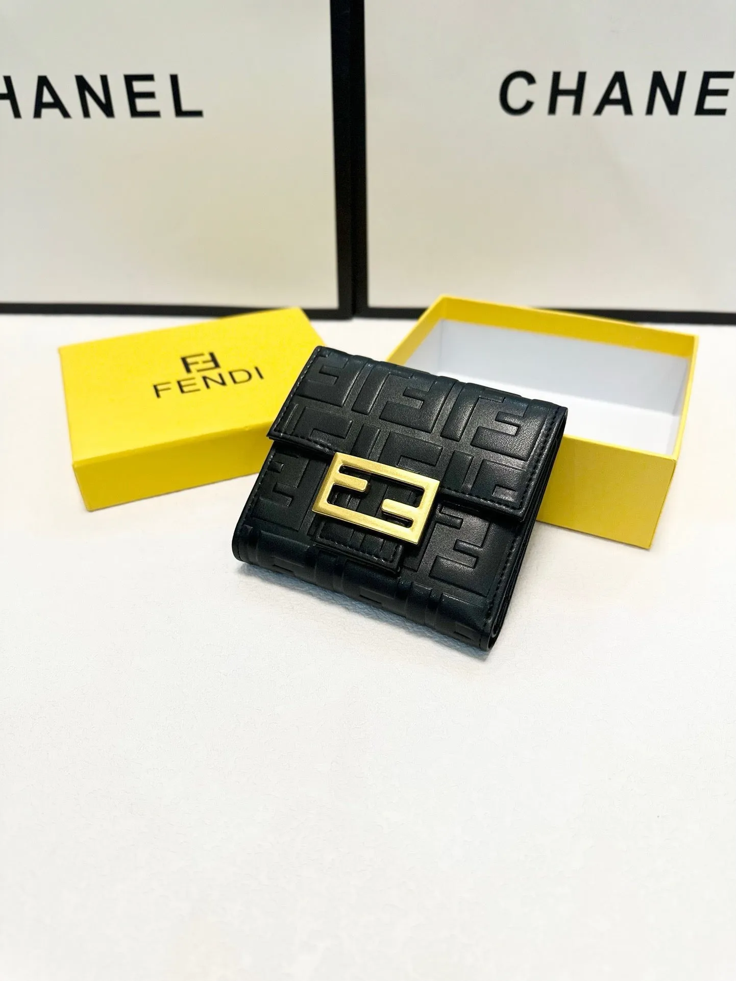 FF270 FF Diamonds Wallet / 4.3x3.9x1.5inch