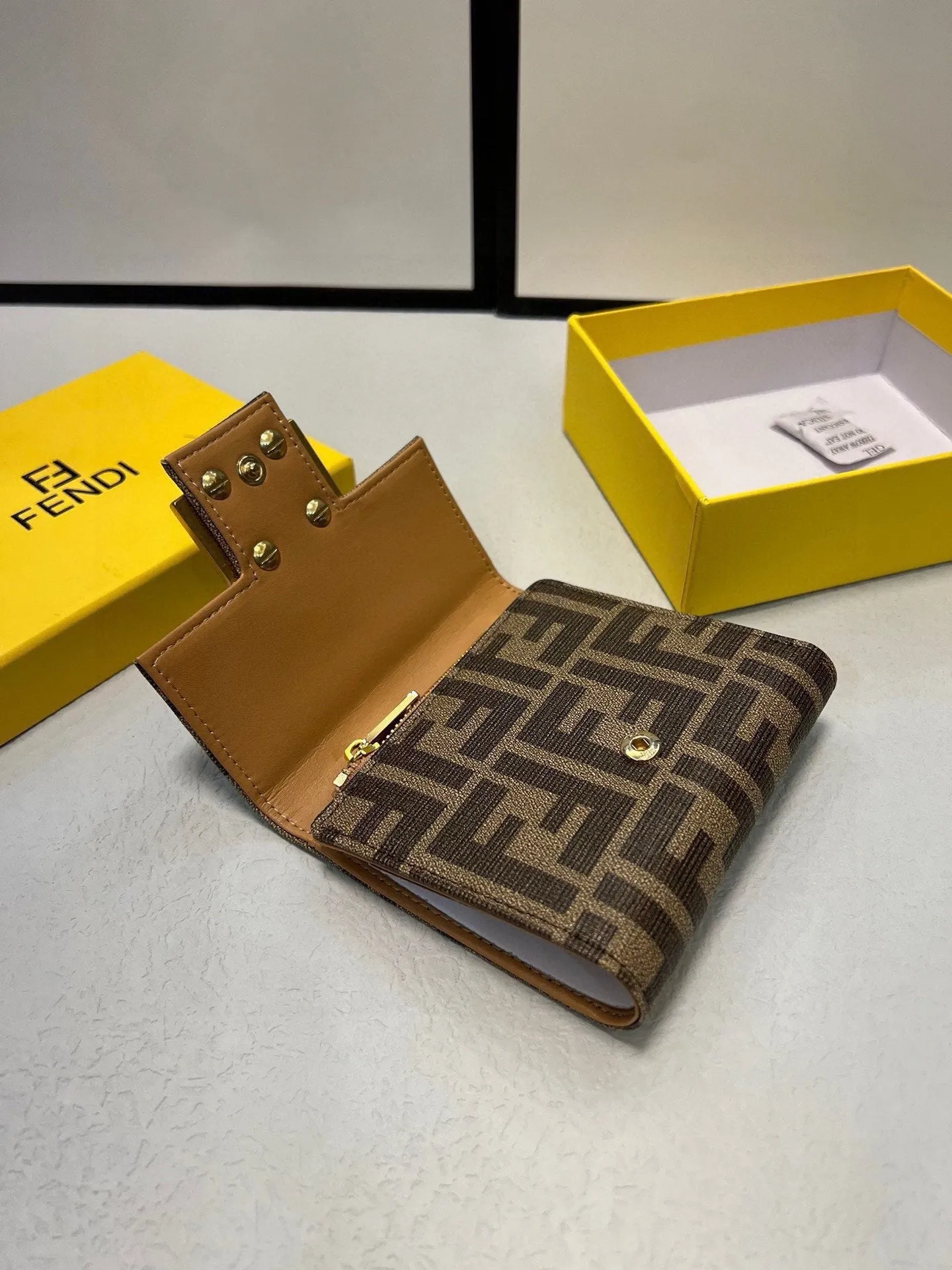 FF270 FF Diamonds Wallet / 4.3x3.9x1.5inch