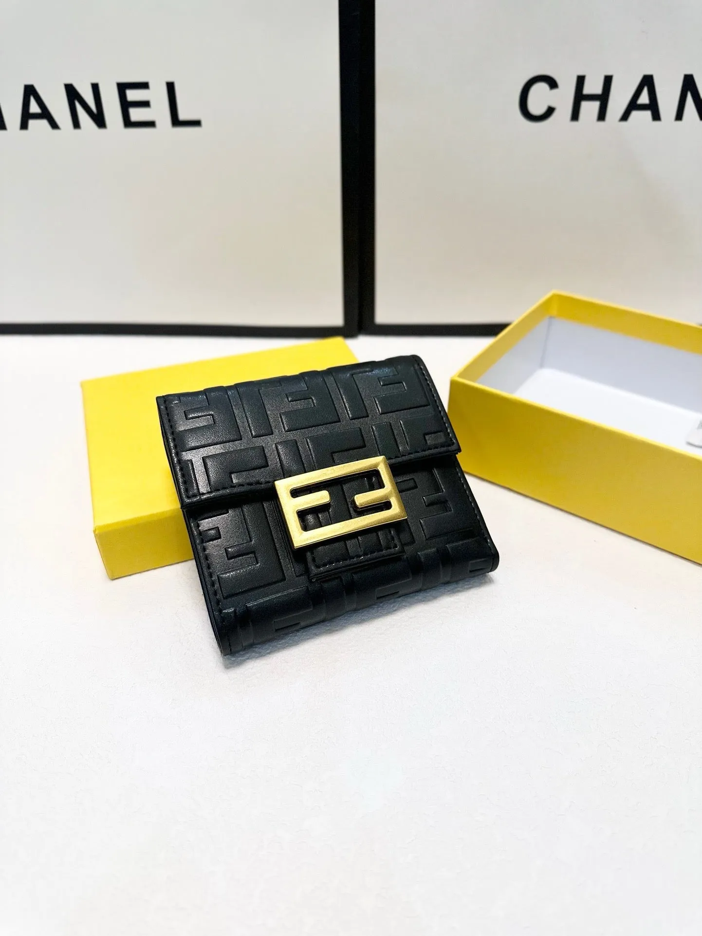 FF270 FF Diamonds Wallet / 4.3x3.9x1.5inch