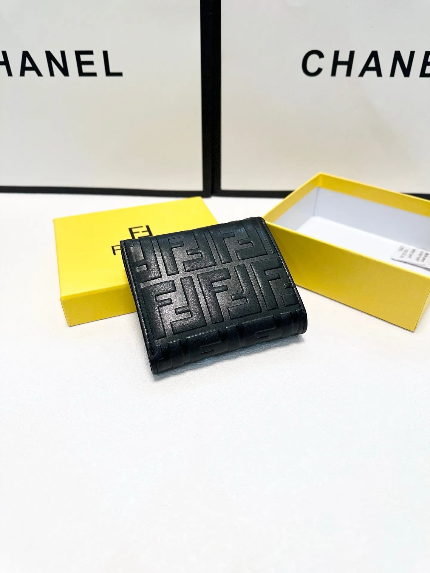 FF270 FF Diamonds Wallet / 4.3x3.9x1.5inch