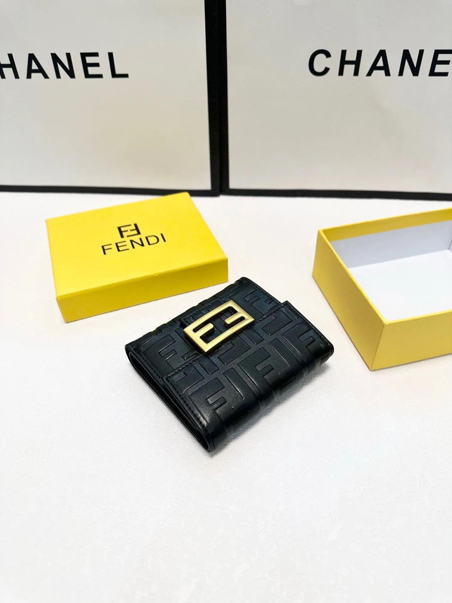 FF270 FF Diamonds Wallet / 4.3x3.9x1.5inch