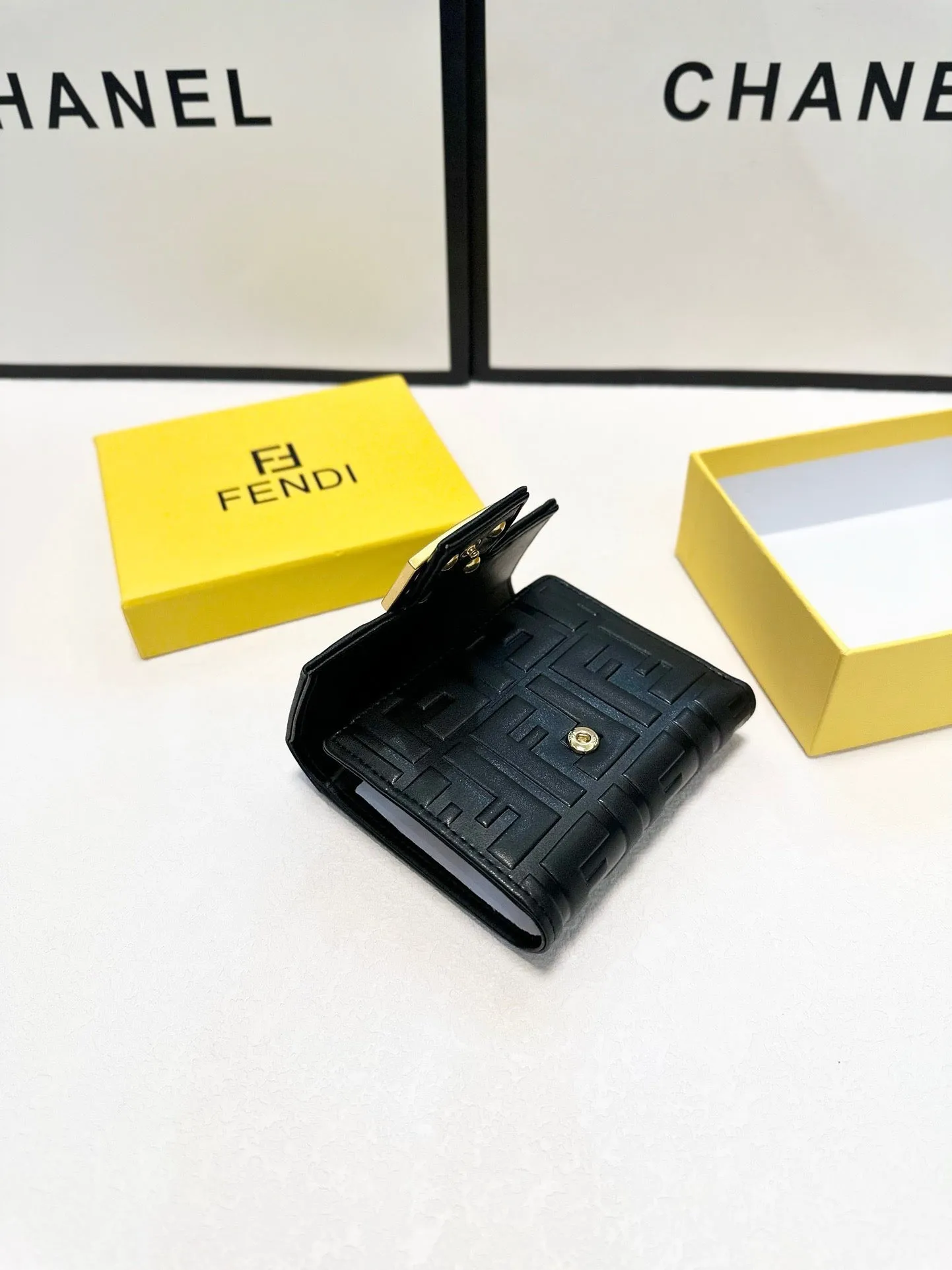 FF270 FF Diamonds Wallet / 4.3x3.9x1.5inch