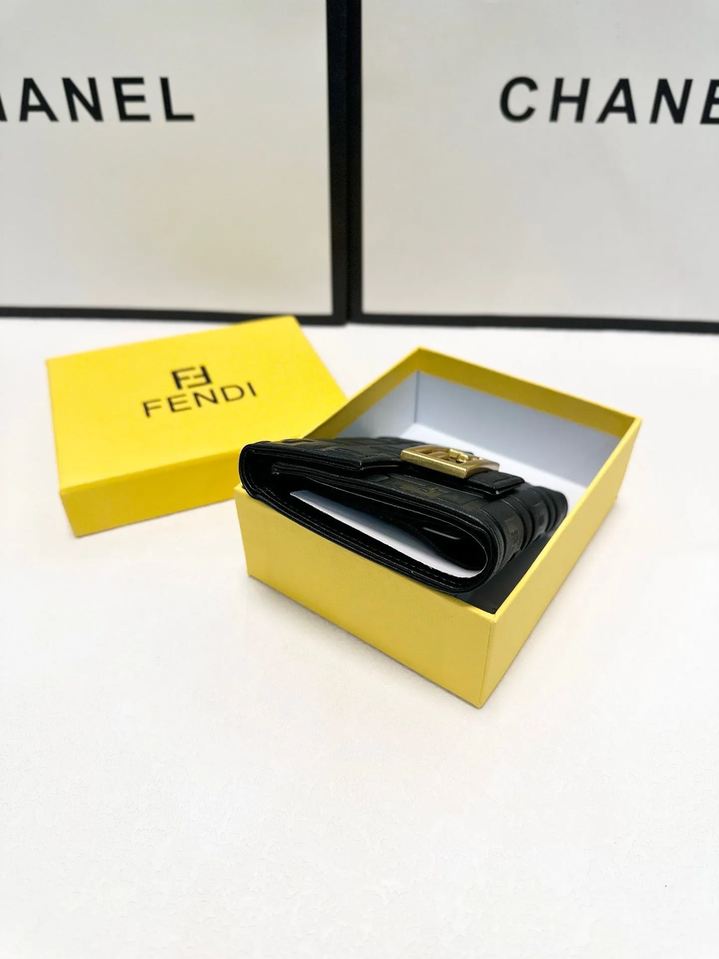 FF270 FF Diamonds Wallet / 4.3x3.9x1.5inch
