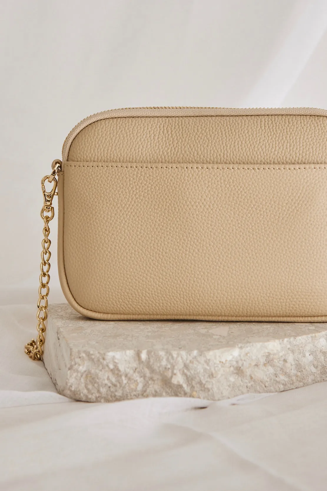 Florence Shell Leather Single Pouch Bag