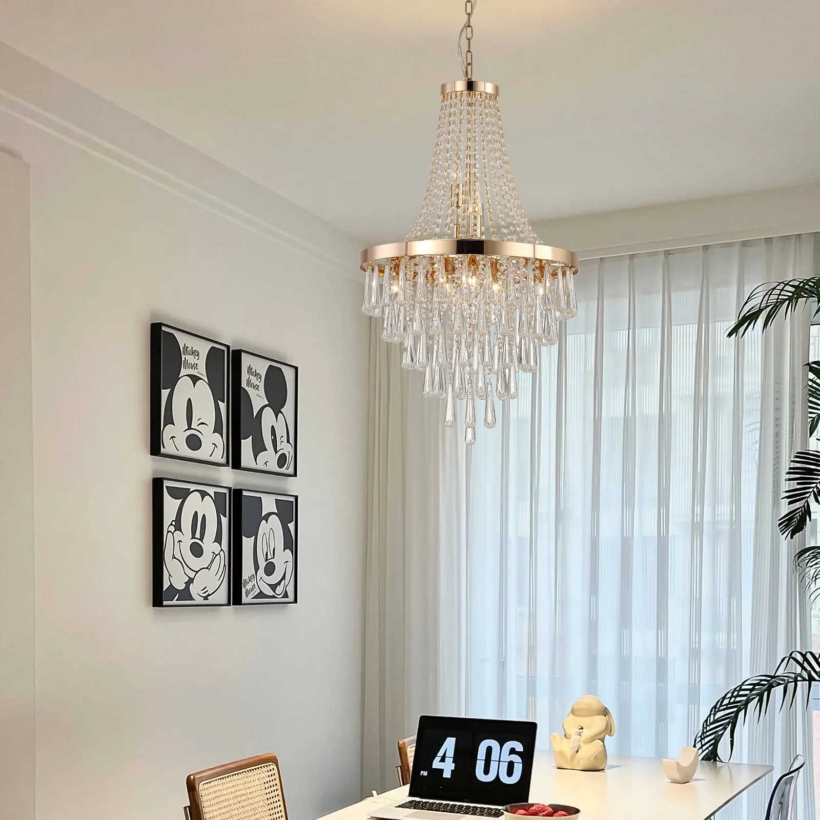 Golden Elegance: Exquisite Crystal Chandelier for Luxurious Living Spaces