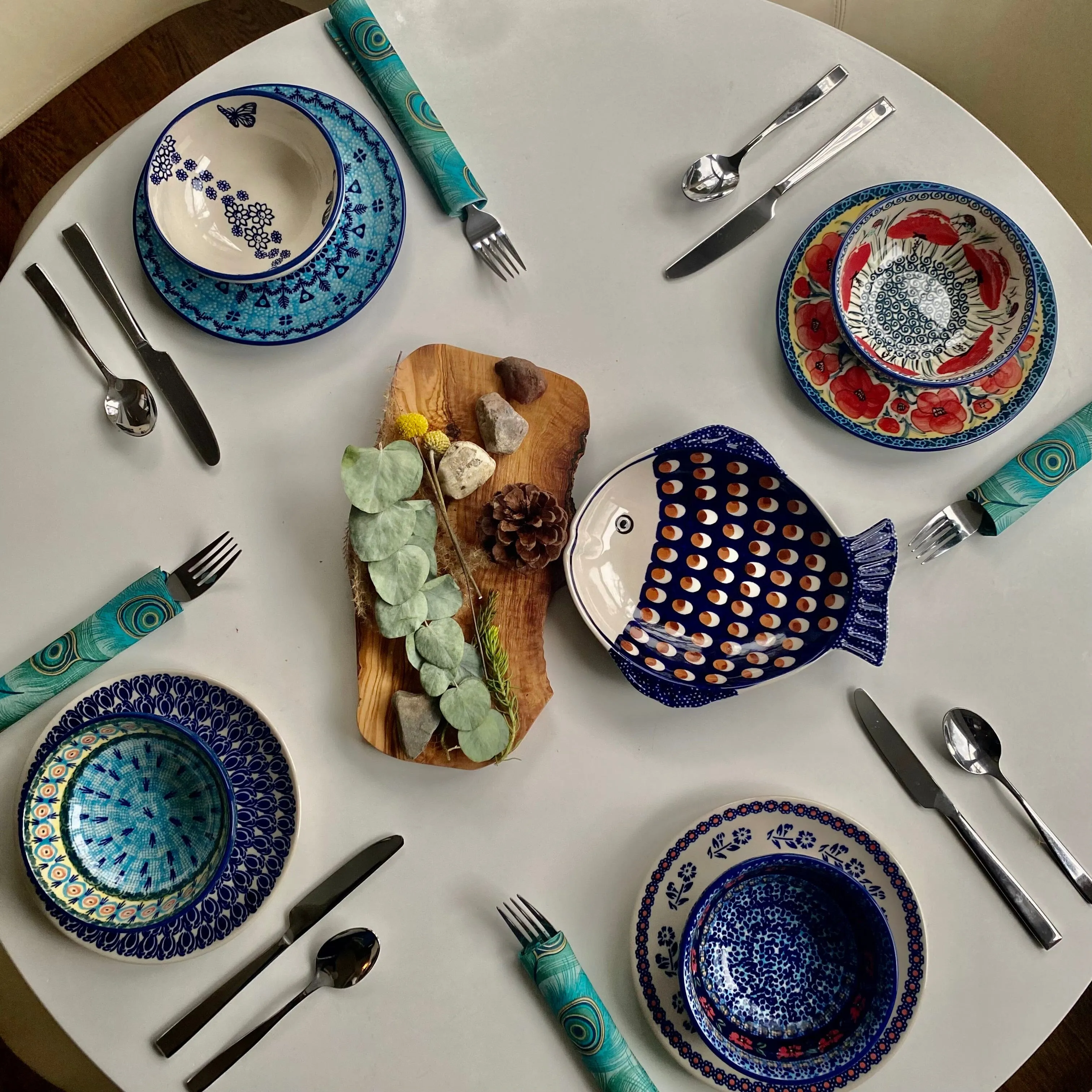 Platter, Fish-Shaped, Small in "Green Apple" by Manufaktura | S014T-15