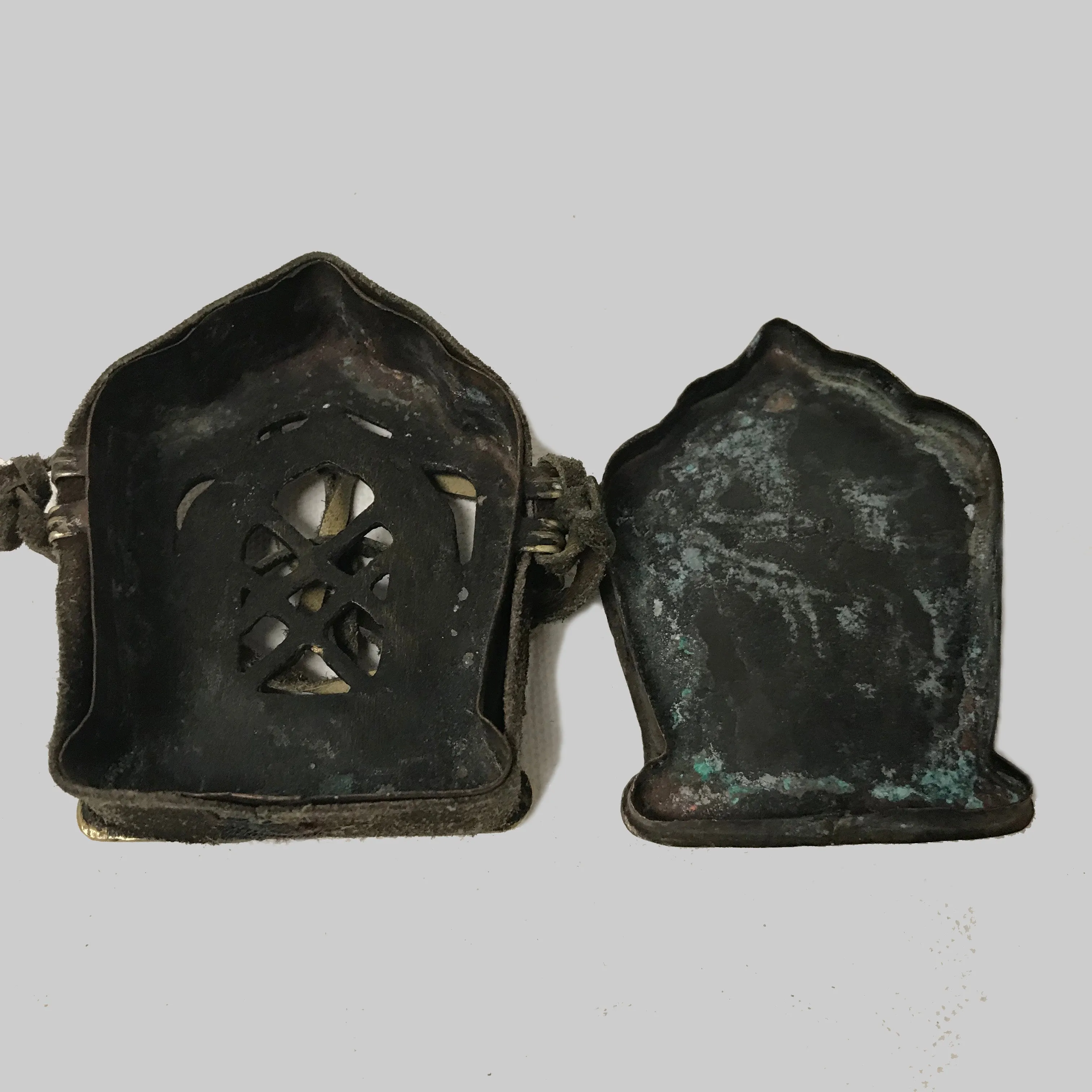 Small Tibetan exquisite antique Gao or prayer box