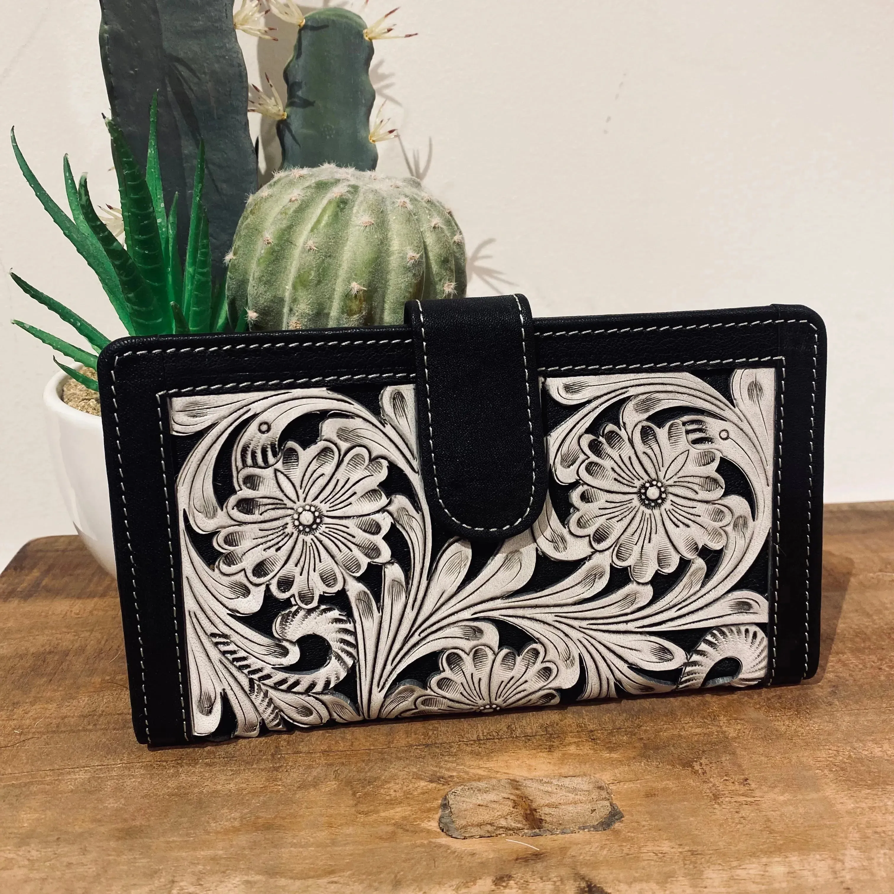 Tooled Leather detailed Wallet with clip #tlw
