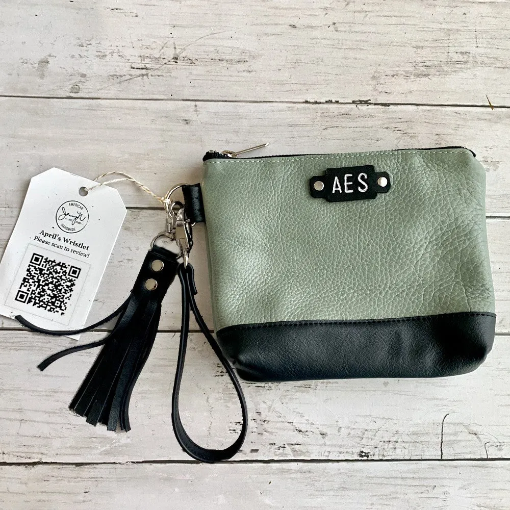 Wristlet in Ocean Mint, Black Smooth